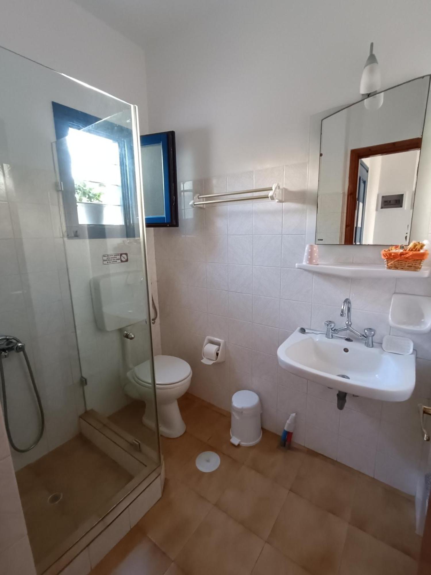 Vanna's Naousa (Paros)
